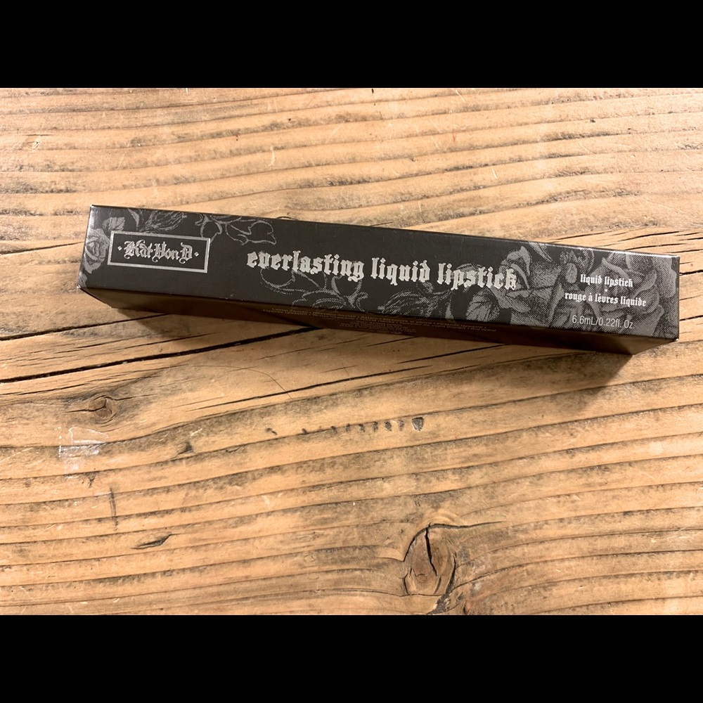 KatVon D Everlasting Lipstick in Bow & Arrow